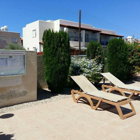 By The Sea Apartment Paphos Bagian luar foto