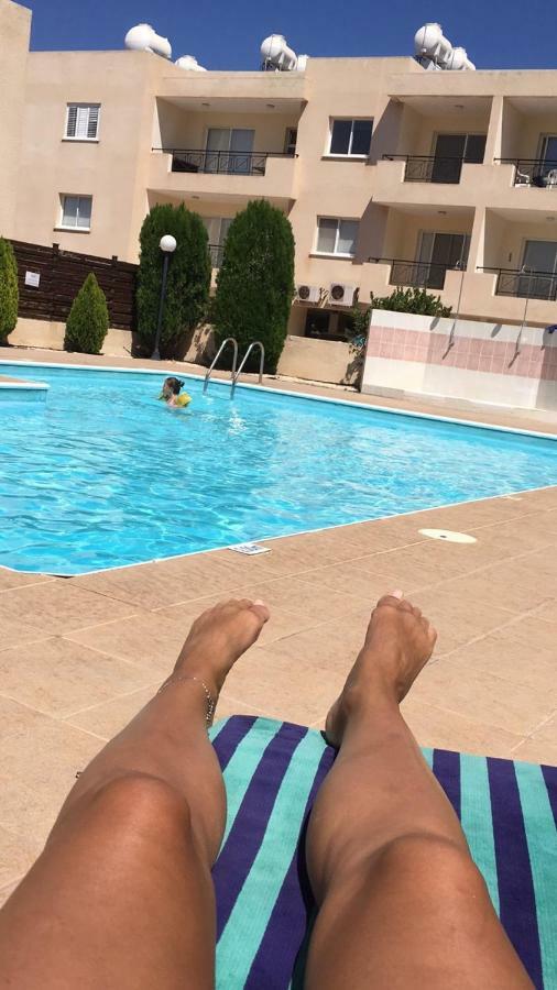 By The Sea Apartment Paphos Bagian luar foto