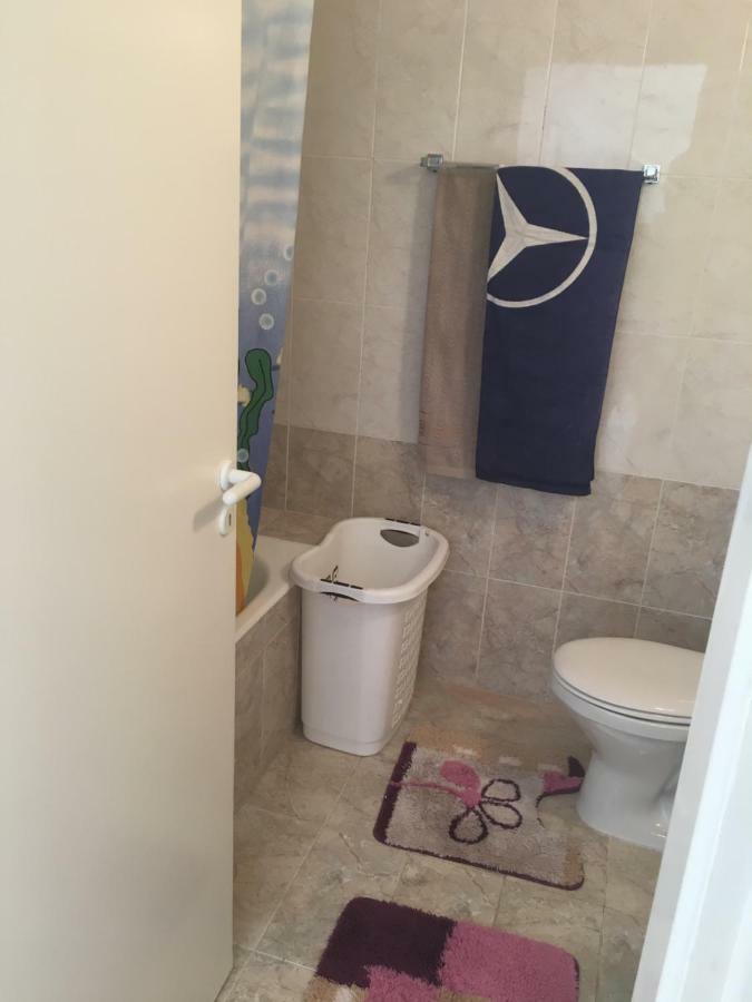 By The Sea Apartment Paphos Bagian luar foto